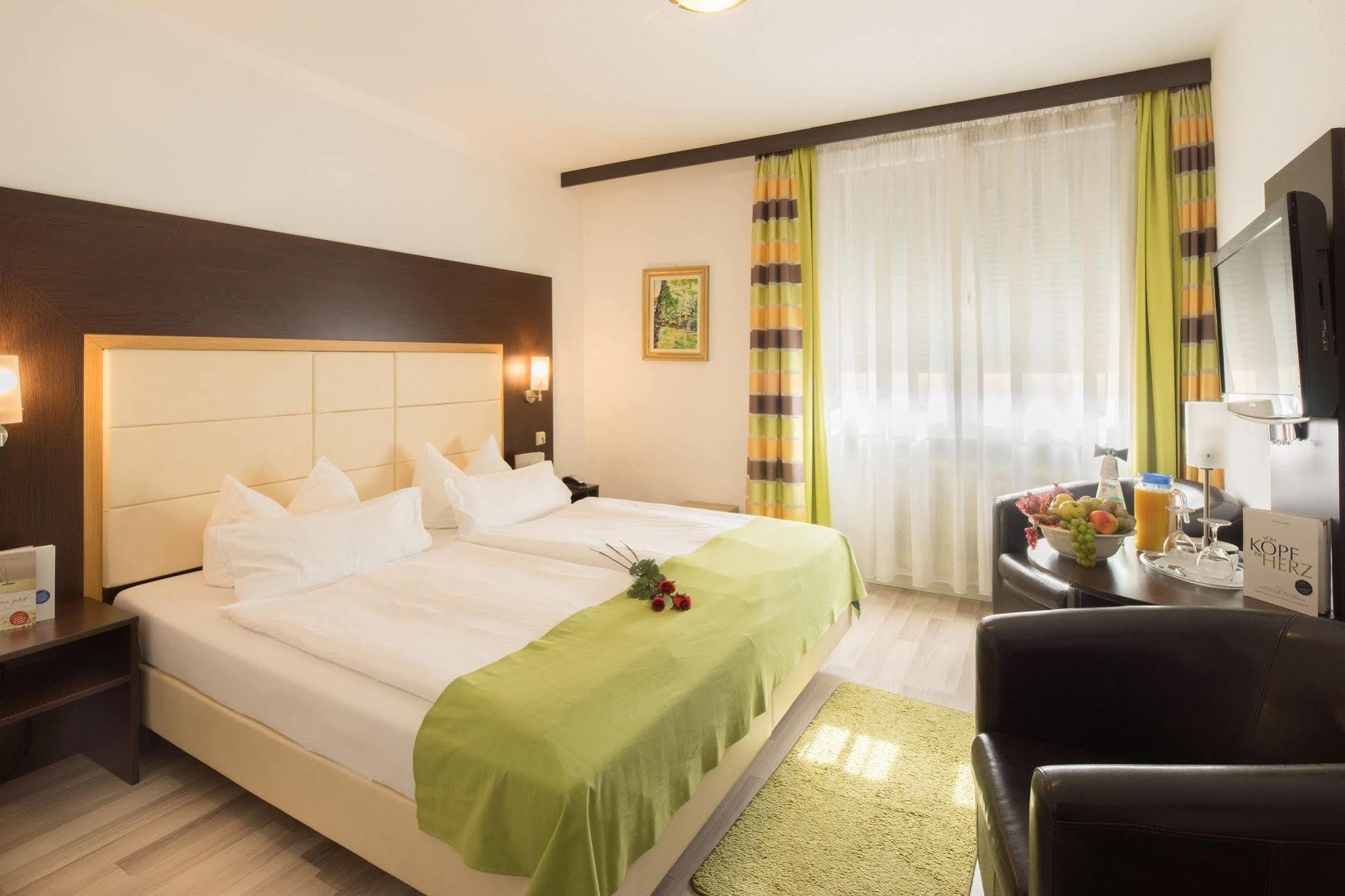 Hotel Central Bad Mergentheim Ngoại thất bức ảnh